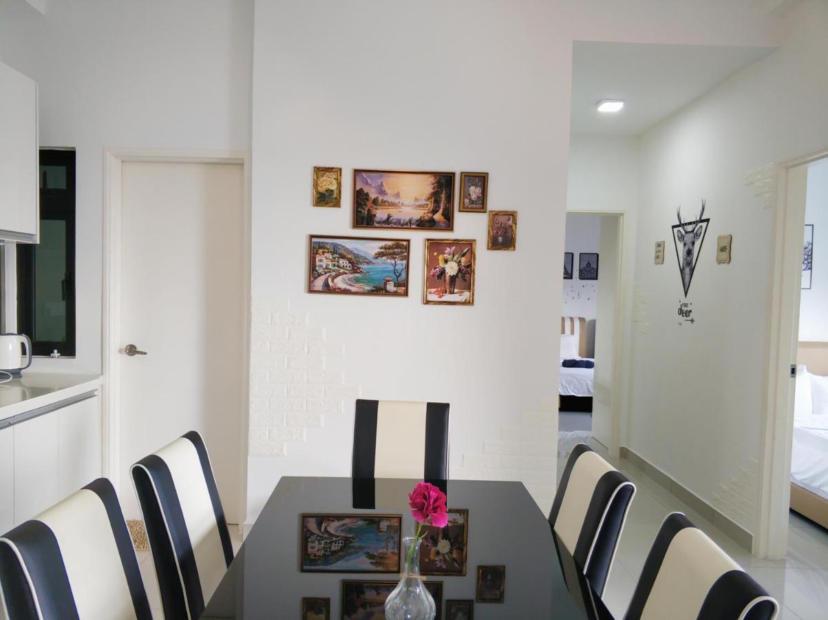 Ferienwohnung Meridin@Medini#3 Nusajaya  Exterior foto