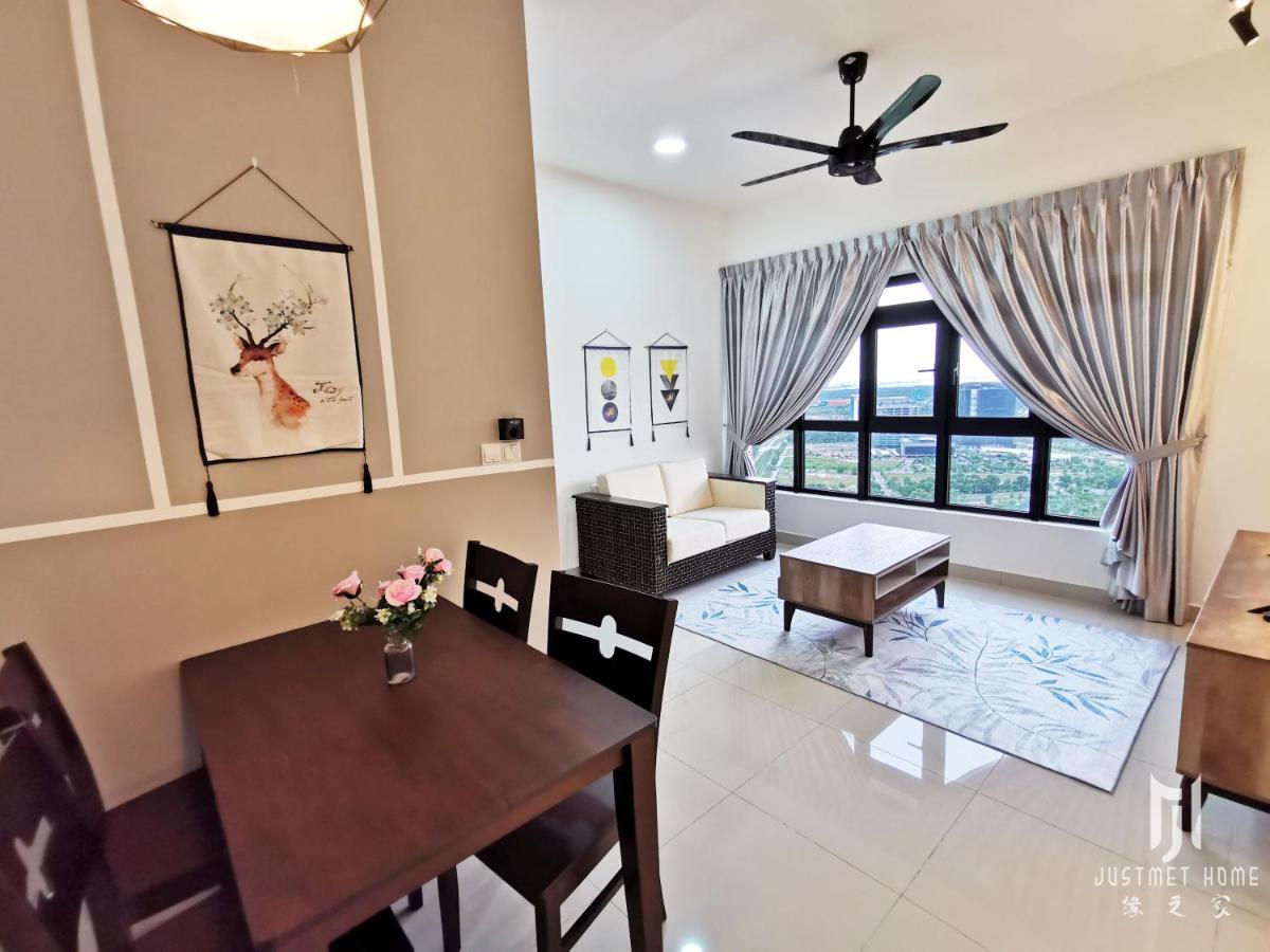 Ferienwohnung Meridin@Medini#3 Nusajaya  Exterior foto