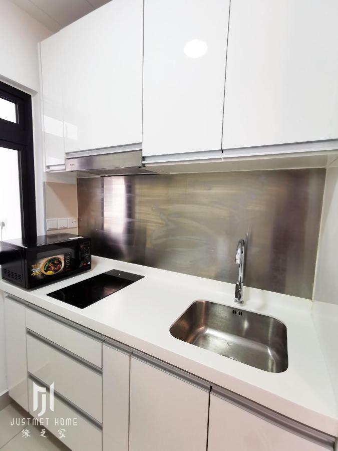 Ferienwohnung Meridin@Medini#3 Nusajaya  Exterior foto