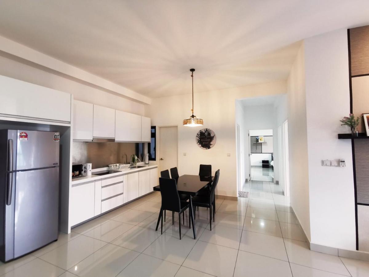 Ferienwohnung Meridin@Medini#3 Nusajaya  Exterior foto