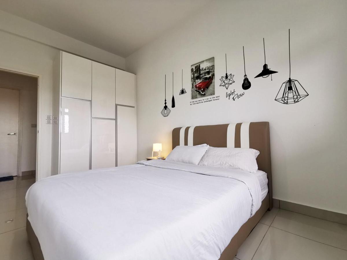 Ferienwohnung Meridin@Medini#3 Nusajaya  Exterior foto